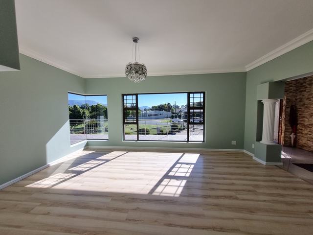 5 Bedroom Property for Sale in Wolseley Western Cape